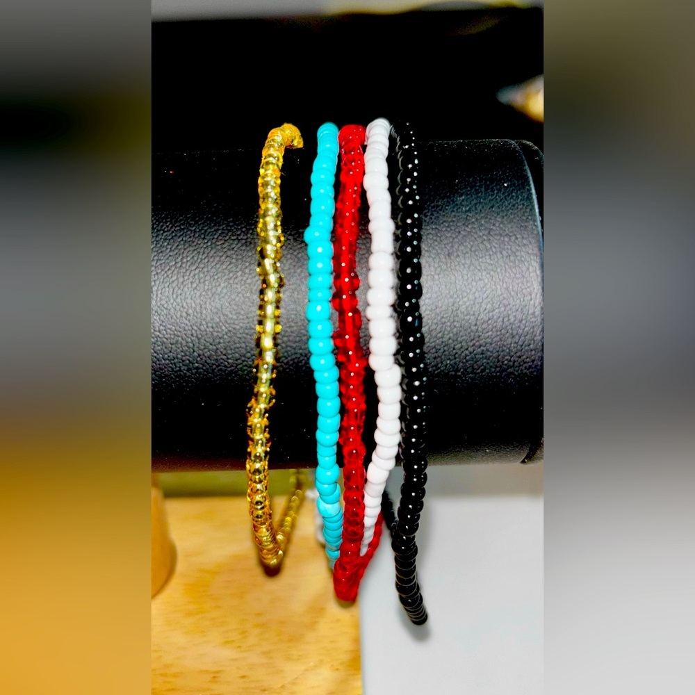 Lot of 5 Multi-color Seed Bead larger (? Ankle Bracelet) Stretch Bracelets